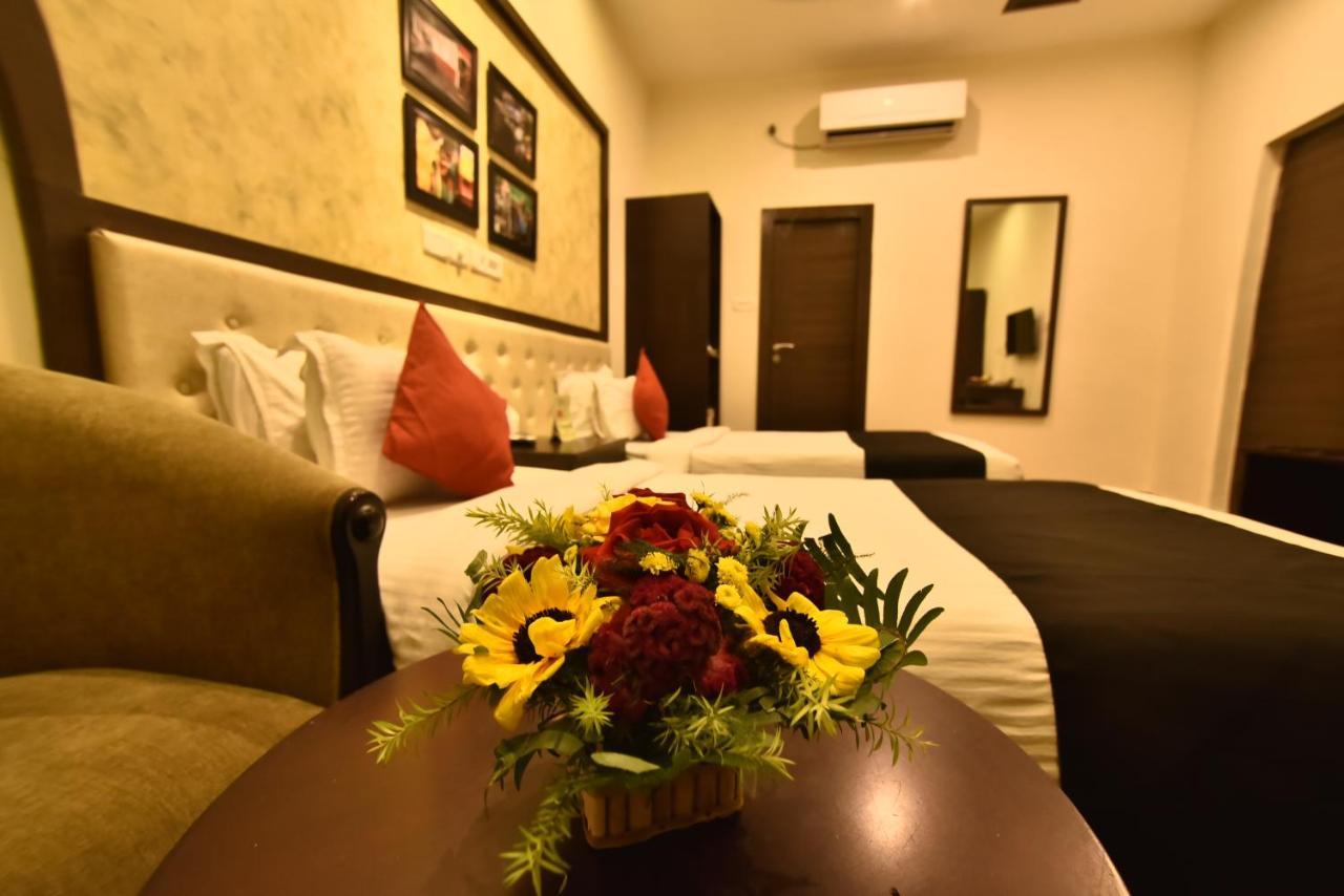 Casa Broadway-A Boutique Hotel コルカタ エクステリア 写真