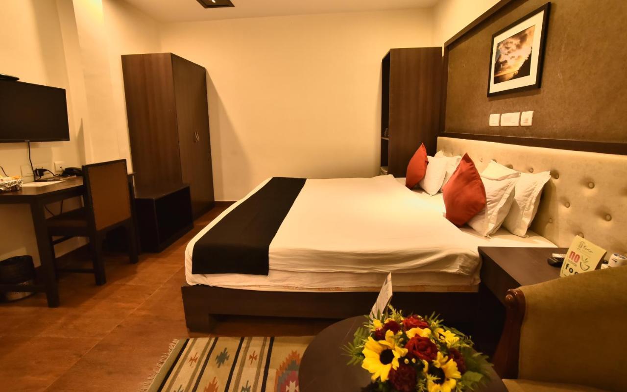 Casa Broadway-A Boutique Hotel コルカタ エクステリア 写真