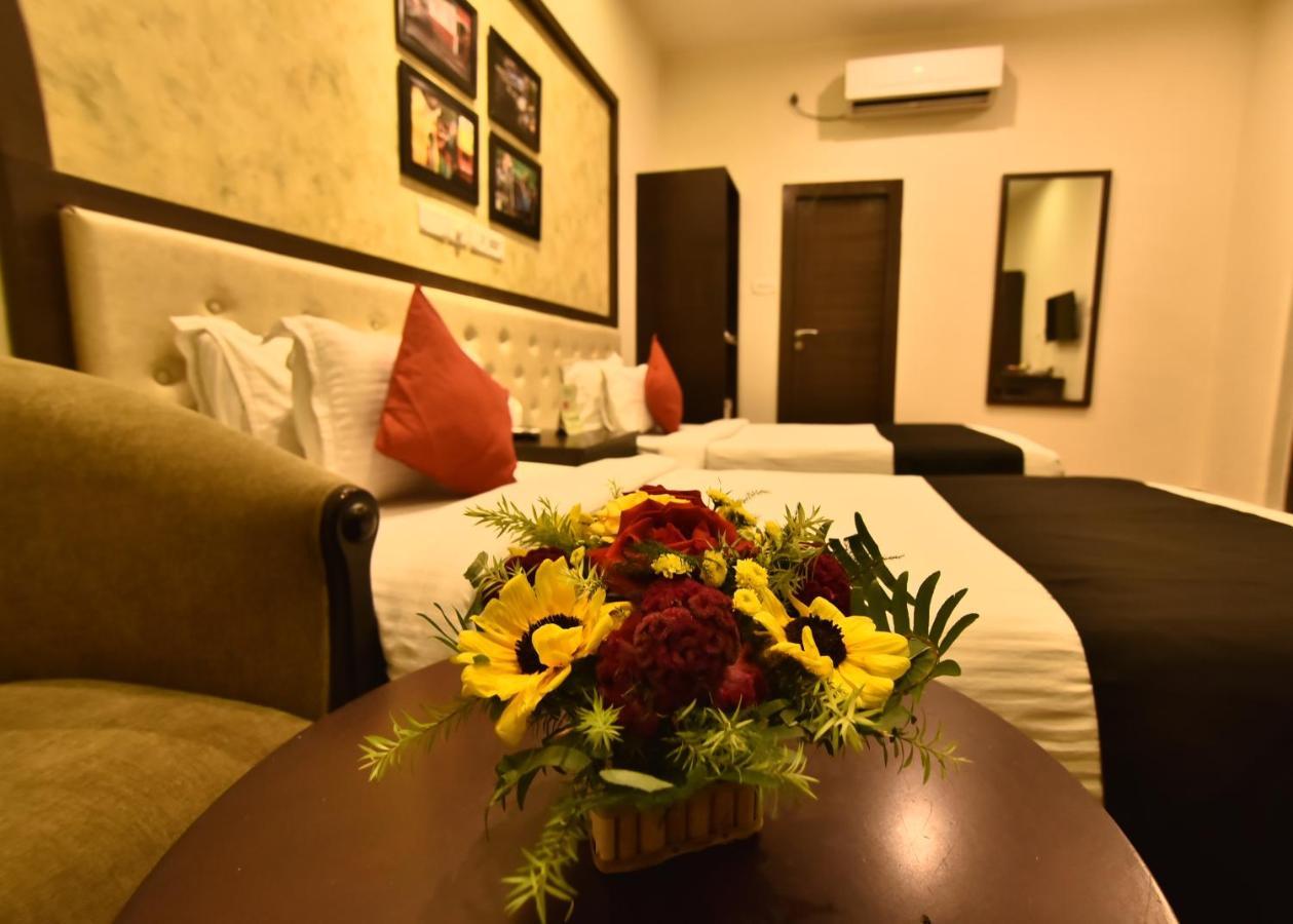 Casa Broadway-A Boutique Hotel コルカタ エクステリア 写真
