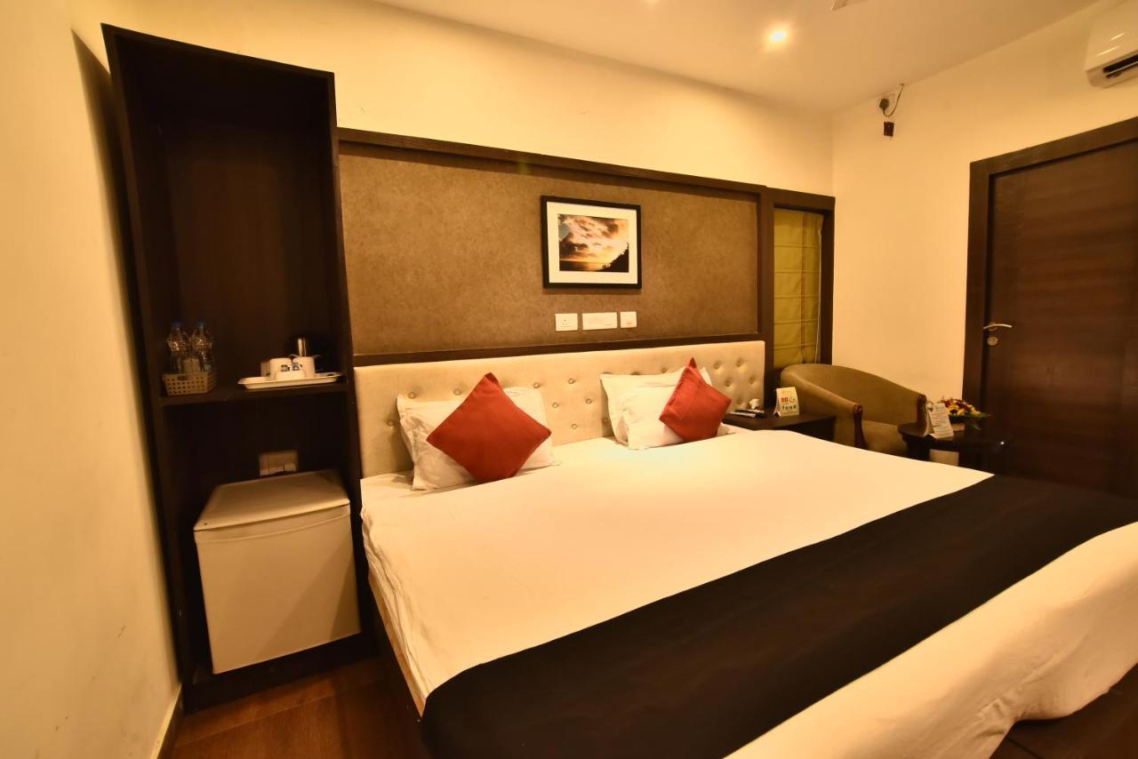 Casa Broadway-A Boutique Hotel コルカタ エクステリア 写真