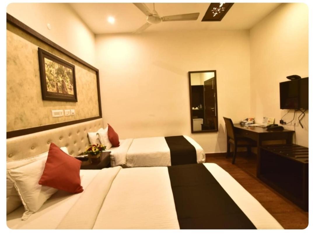 Casa Broadway-A Boutique Hotel コルカタ エクステリア 写真